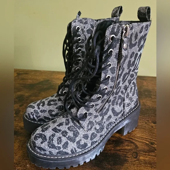 Rocklyn Shimmer Leopard Combat Boots Size 6 NWT - Picture 5 of 11